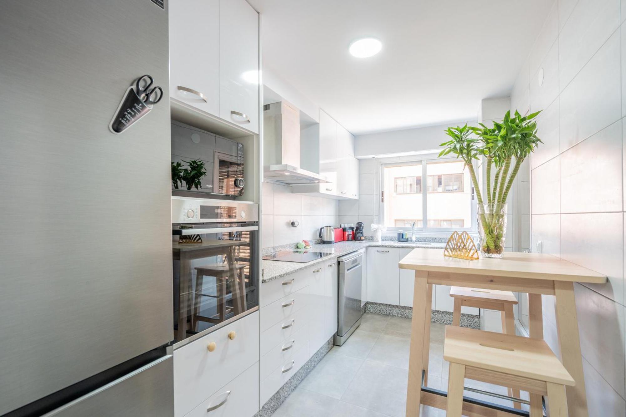 Apartamento Familiar En Avenida Del Puerto Valencia Luaran gambar