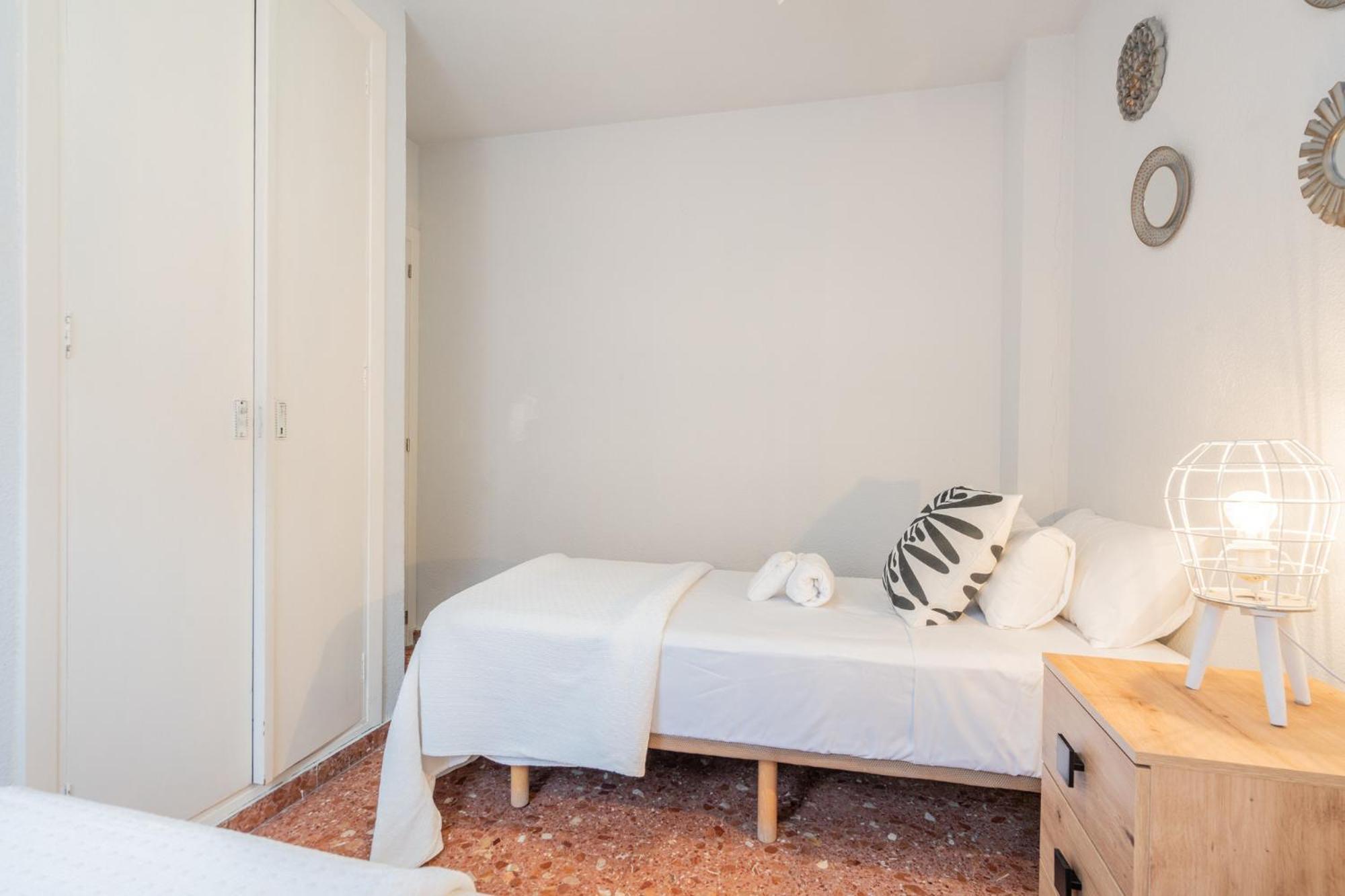 Apartamento Familiar En Avenida Del Puerto Valencia Luaran gambar