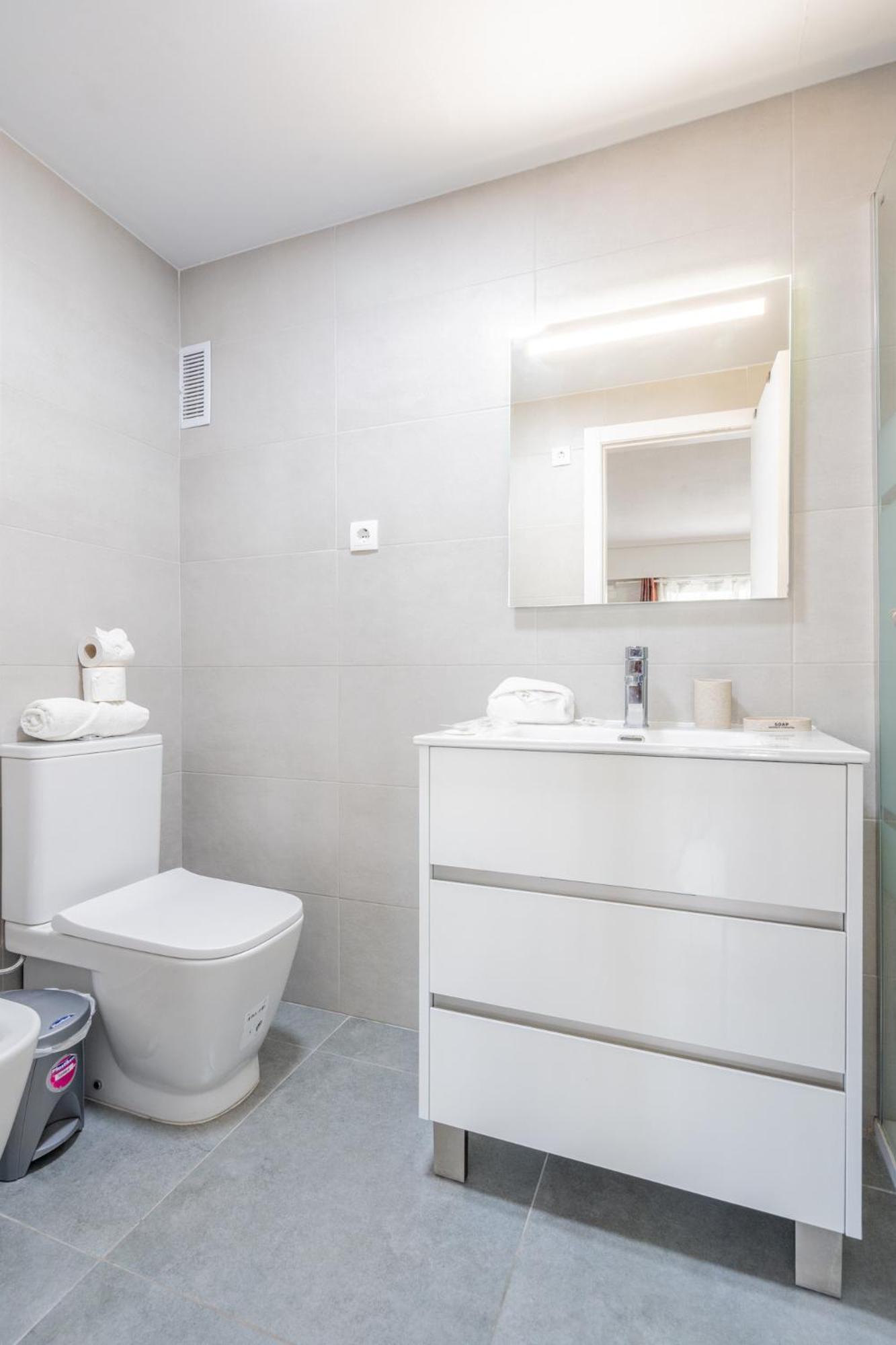 Apartamento Familiar En Avenida Del Puerto Valencia Luaran gambar
