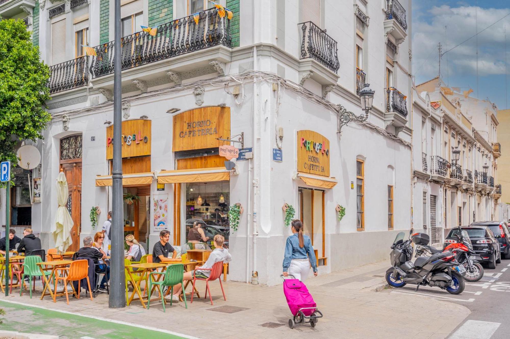 Apartamento Familiar En Avenida Del Puerto Valencia Luaran gambar