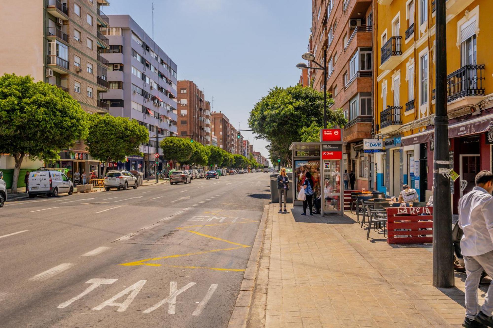 Apartamento Familiar En Avenida Del Puerto Valencia Luaran gambar