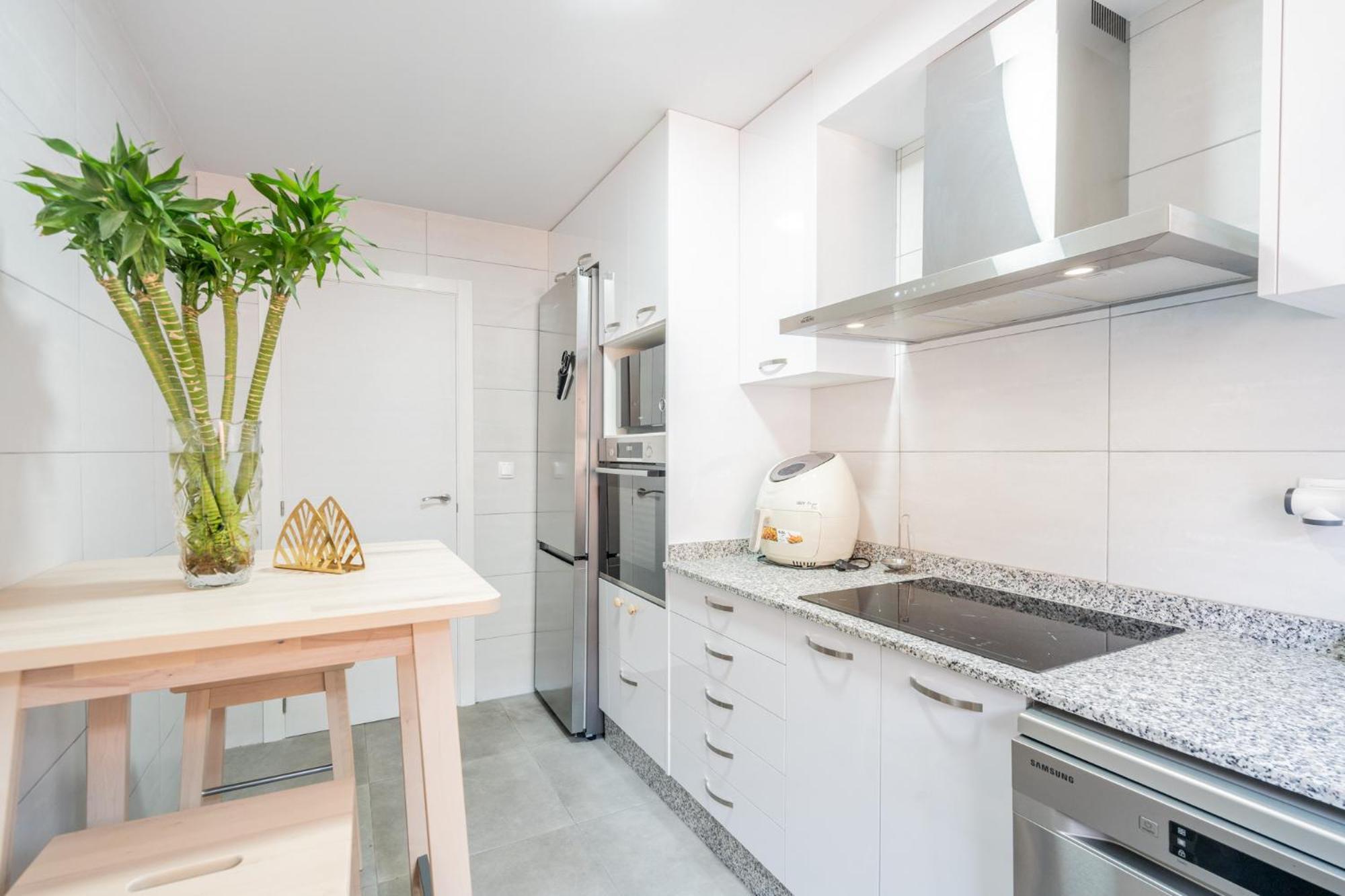 Apartamento Familiar En Avenida Del Puerto Valencia Luaran gambar